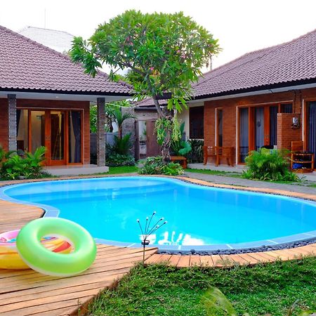 O.B Oemah Bone Homestay Санур Екстер'єр фото