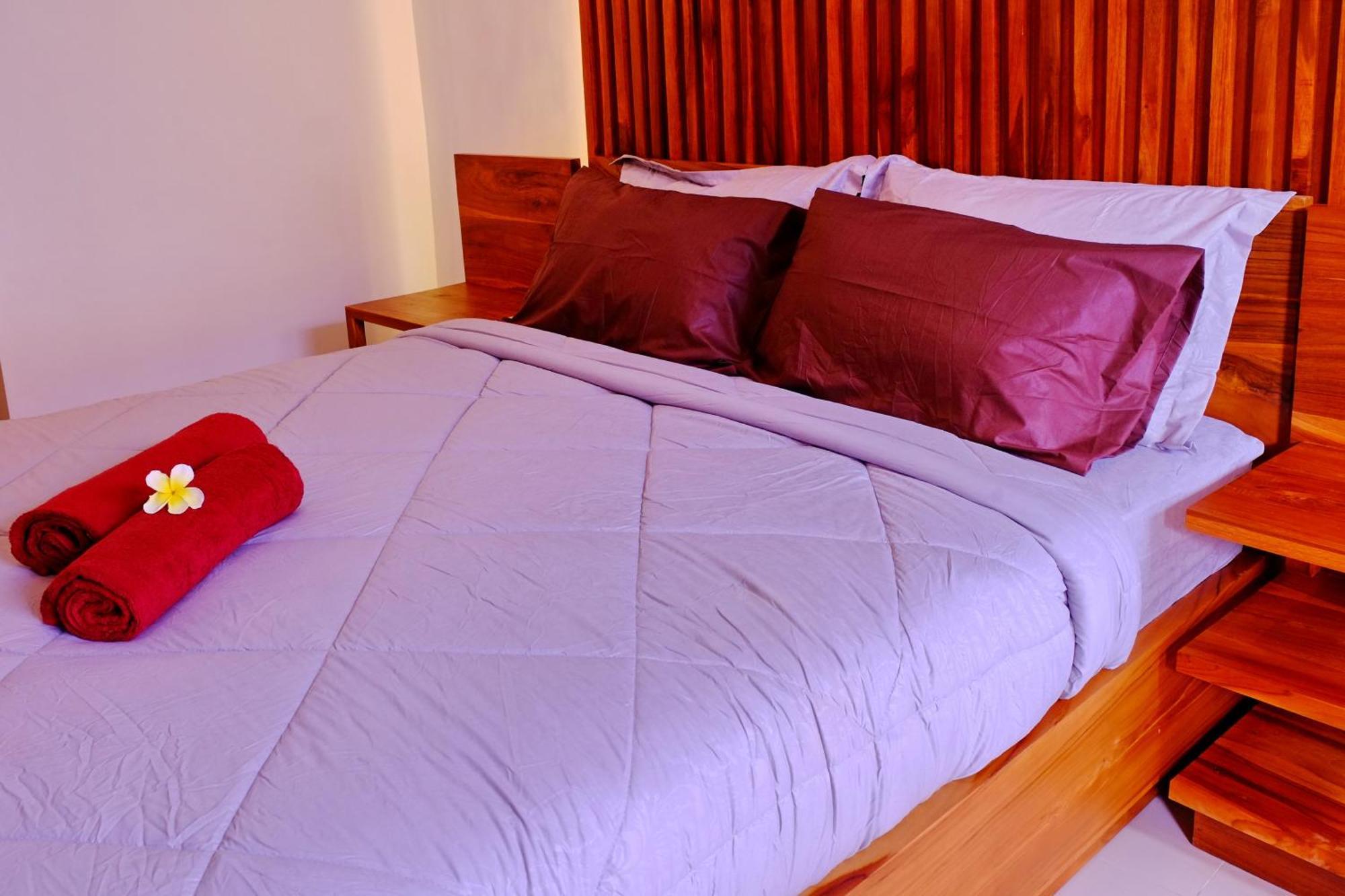 O.B Oemah Bone Homestay Санур Екстер'єр фото